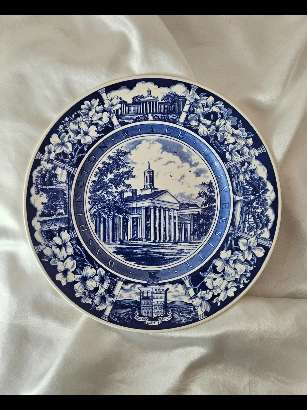 Wedgwood Blue and White Commemorative Washington And Lee University Plate, 1943
